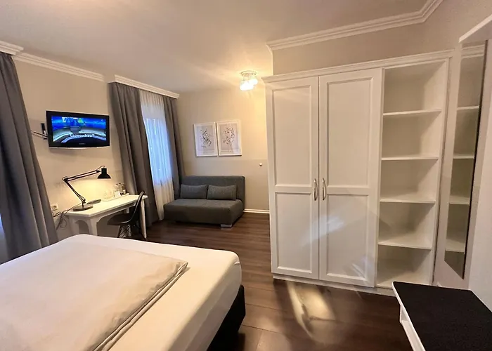 Solln - Free Parking 3*