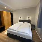 Hotel Solln - Free Parking 3*
